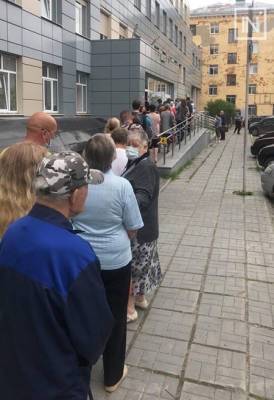 В Таганроге единственный ковидный госпиталь заполнен до отказа - главврач