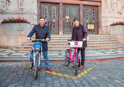 Прага запустила проект бесплатной аренды велосипедов на первые 15 минут