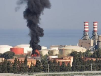 В Ливане на нефтяном комплексе произошел масштабный пожар