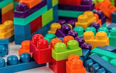 Lego стала избавляться от гендерных стереотипов в своих конструкторах – Учительская газета