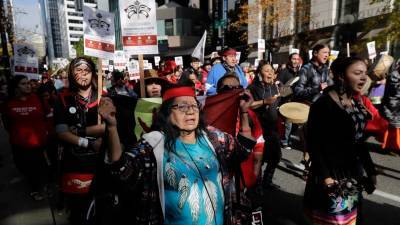 В США в понедельник отмечаются День Колумба и День коренных народов