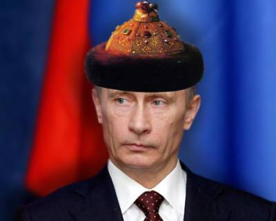 Четверть россиян считает, что в стране есть культ личности Путина - опрос