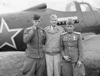 Операция «Фрэнтик»: зачем лётчикам США выдавали советские удостоверения - Русская семеркаРусская семерка