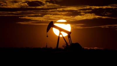 Впервые за три года: цена нефти Brent превысила $84 за баррель