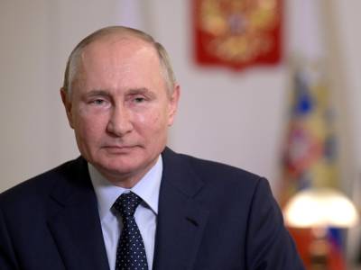 «Вы покашливали, мы все заволновались»: Путину пришлось объясняться, почему у него кашель