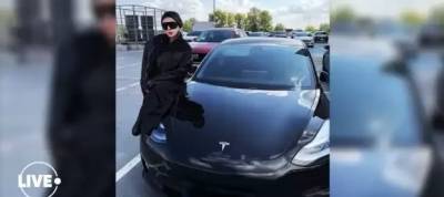 Ирина Билык купила новую Tesla за миллионы гривен: певицу словили в шикарном авто