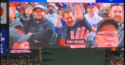 Том Круз появился на публике со взрослым сыном (видео)