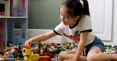 Гендерное равенство: Lego не будет выпускать конструкторы &quot;для мальчиков&quot; и &quot;для девочек&quot;