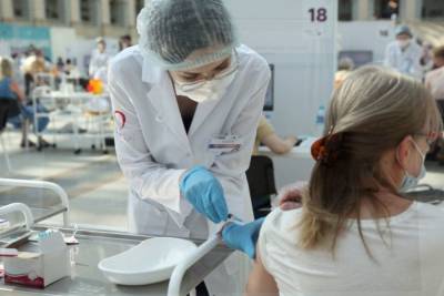 Врач Лысенко назвала возможную дату начала вакцинации детей от коронавируса