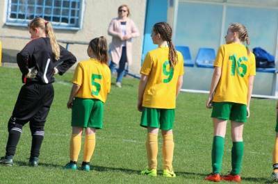 В России проведут эксперимент по развитию в школах футбольных секций для девочек