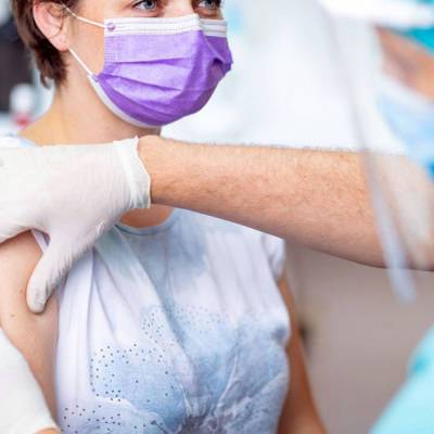 В Мордовии вводят обязательную вакцинацию от ковида для ряда профессий