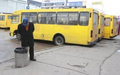 Киев расторг договора на 21 автобусном маршруте