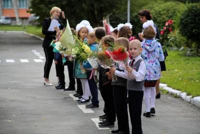 Новосибирские школьники будут учиться дома из-за коронавируса