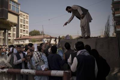 Талибы нашли в афганском правительстве "нежелательных лиц"