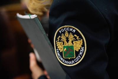 Бывшего заместителя начальника таможни в Москве обвинили в получении взятки