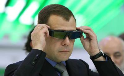 «Вернуть Зеленского в берега». Почему Медведев написал резкую статью про Украину и при чем тут Нуланд (Страна, Украина)