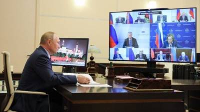 Покашлявший на заседании Совбеза Путин рассказал о своем здоровье