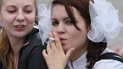 Голикова предложила проработать меры профилактики курения в школах