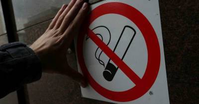 Голикова предложила ввести проверки школьников на курение