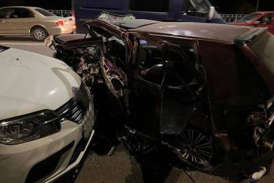 В Волгограде водитель иномарки погиб в аварии с четырьмя авто