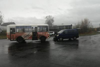 На окраине Архангельска в результате ДТП пострадали пассажиры автобуса