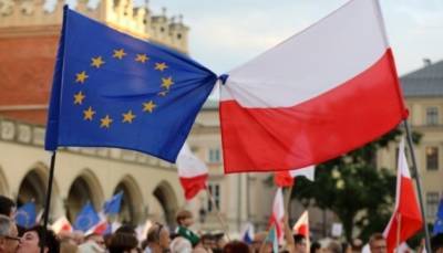 Конфликт Польши и Евросоюза: чем он грозит Украине и грозит ли?