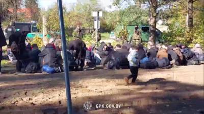 ГПК: Польские военные стреляют в воздух и бьют дубинками беженцев