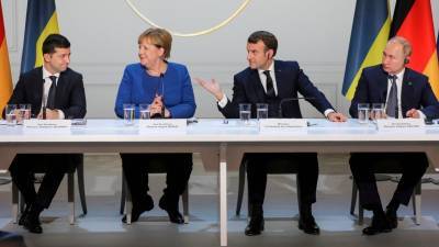 Меркель и Макрон пообщались по телефону с Зеленским и Путиным