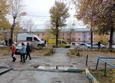 В Новосибирске скорая помощь насмерть задавила на тротуаре семилетнюю девочку