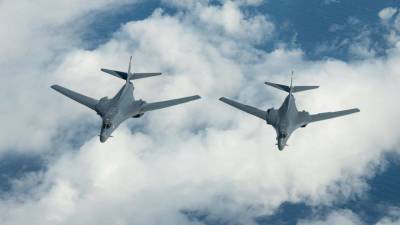 Cтратегические бомбардировщики B-1B Lancer ВВС США отработали нанесение ударов рядом с границей России