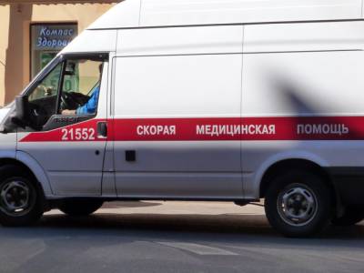 Комздрав объяснил очередь из «скорых» у главной детской инфекционной больницы в Петербурге