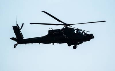 Avia.pro: российские вертолеты Ка-52 впервые встретились с американскими AH-64 Apache в небе над северной Сирией