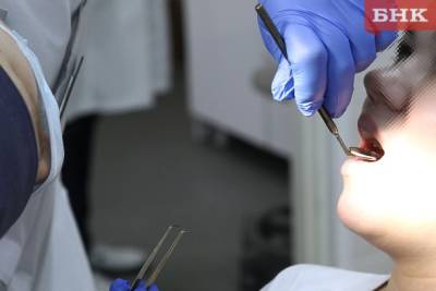Стоматолог назвала опасные для зубов продукты