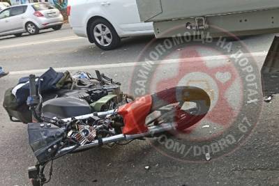 В Смоленске произошло ДТП с участием мотоциклиста и «Газели»