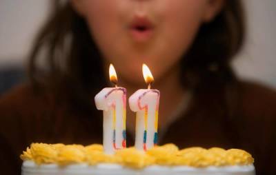 Свечи для торта: почему они уместны не только на дне рождения, их можно ставить не только на торты, как получить столб безопасных искр с холодным фонтаном