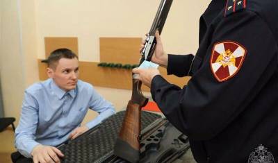 Росгвардия намерена запретить выдачу оружия не прошедшим проверку ФСБ и МВД