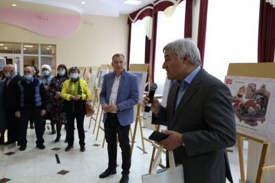 В Алексеевском ДК в РТ с успехом открылась выставка карикатур «Чаяна»