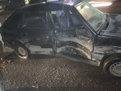 На Ухтинском шоссе в Сыктывкаре водитель "Нивы" спровоцировал двойное ДТП с пострадавшим