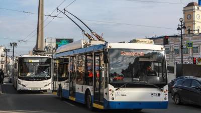 Блэкаут остановил трамваи и троллейбусы и собрал пробку в центре Петербурга