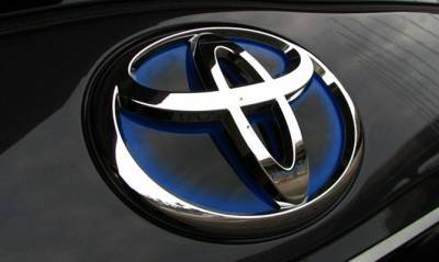 Toyota будет использовать солнечные батареи в своих автомобилях