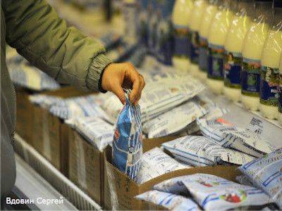 ФАС и Минпродторг убеждают в необходимости поднять цены на "молочку"
