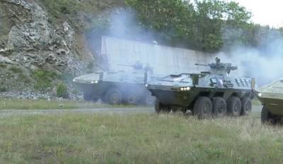 Сербский бронетранспортёр Lazar III получил российские боевые модули