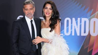 Образ дня: Амаль Клуни в платье 16Arlington