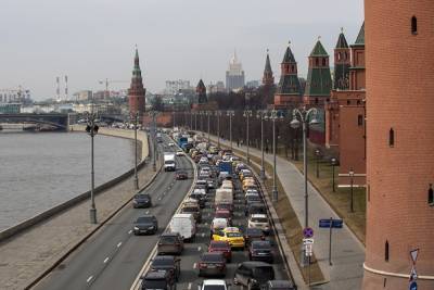 Депутатов ГД отвезут на встречу к Путину на автобусах. Путь пешком был бы короче в 3 раза