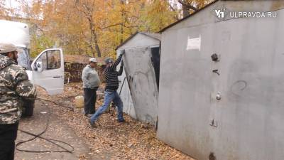 В Ульяновске ломают гаражи и киоски