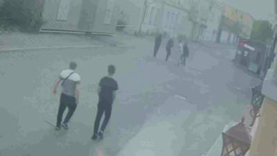 «Банда» 17-летних подростков избила и ограбила мужчину в центре Москвы