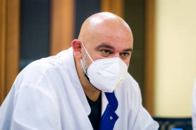 Главврач ковидной больницы в Коммунарке: "Вирус снова перешел в наступление"