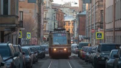 Трамваи и троллейбусы заработали в Петербурга после сбоя электросети