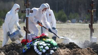 Третий день от COVID умирают свыше 60 петербуржцев на фоне антирекорда в России