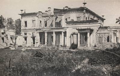 В архиве обнаружены уникальные фото разрушенного Петергофа